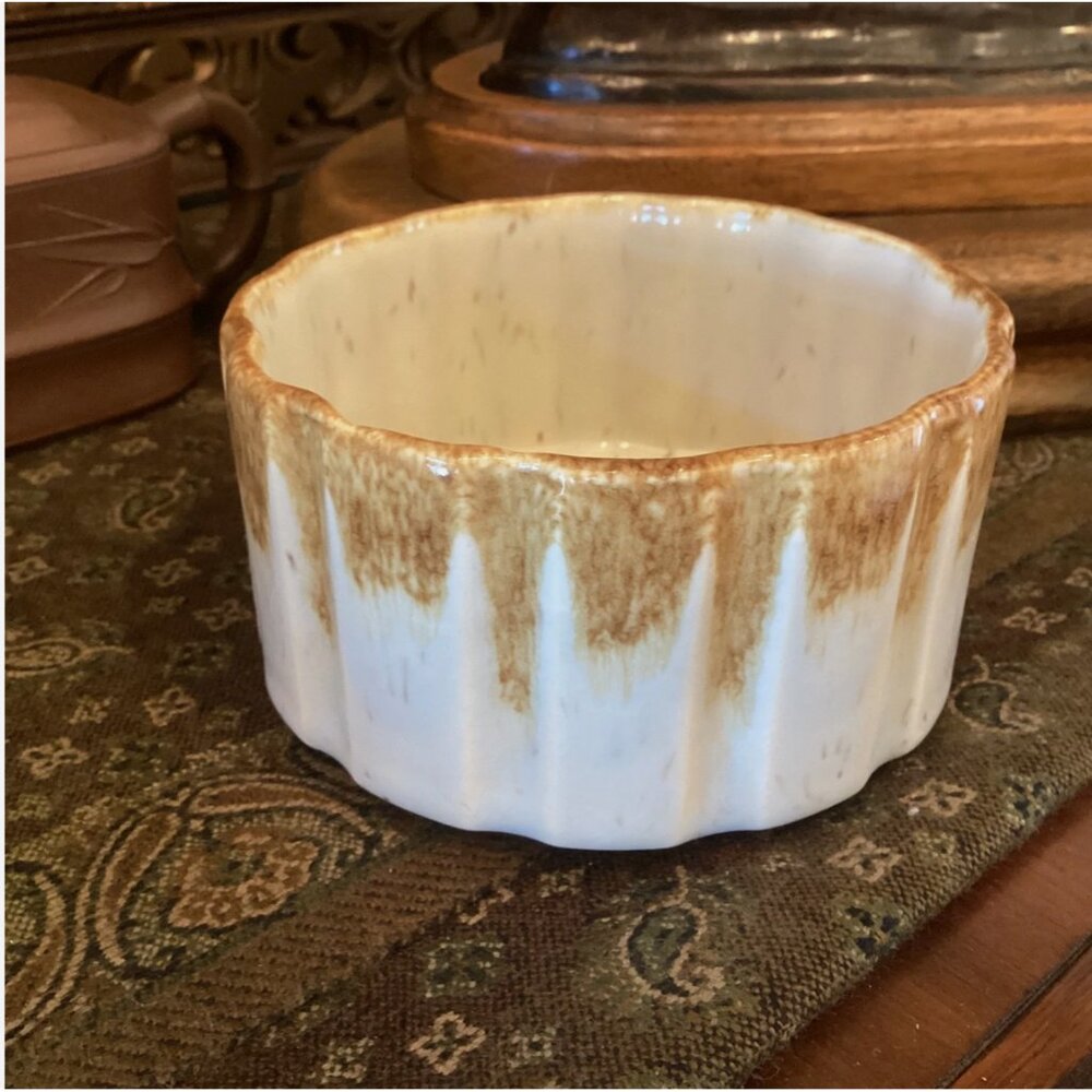 Vintage McCoy pottery 1 quart Bowl Greystone